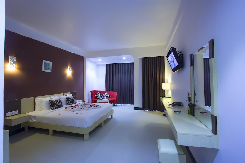 Moon Julie Hotel Sihanoukville Exterior foto