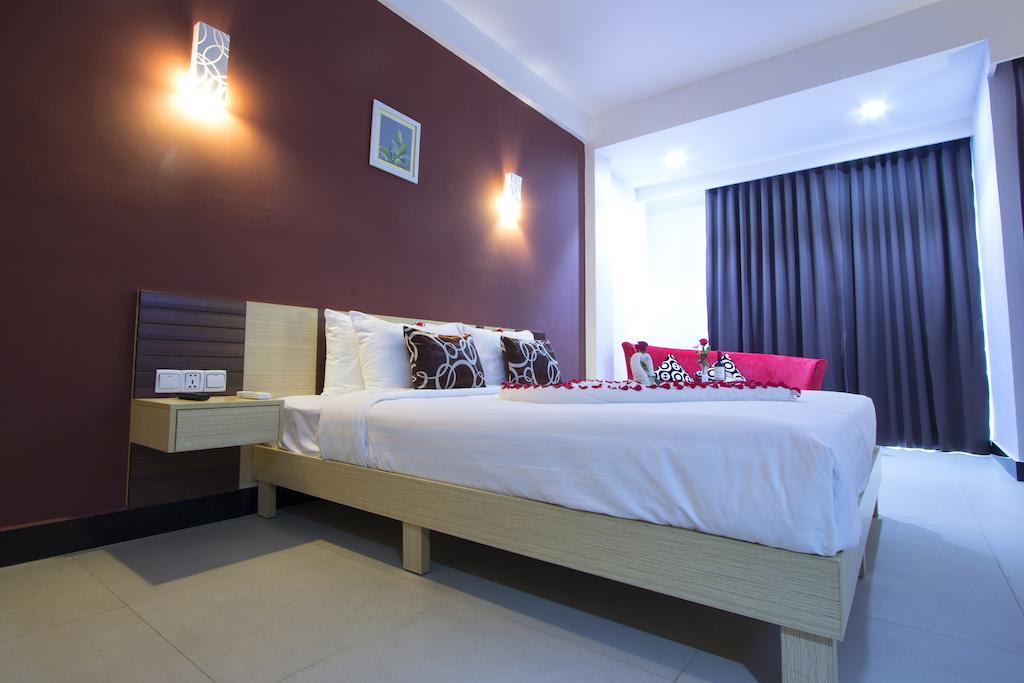 Moon Julie Hotel Sihanoukville Exterior foto