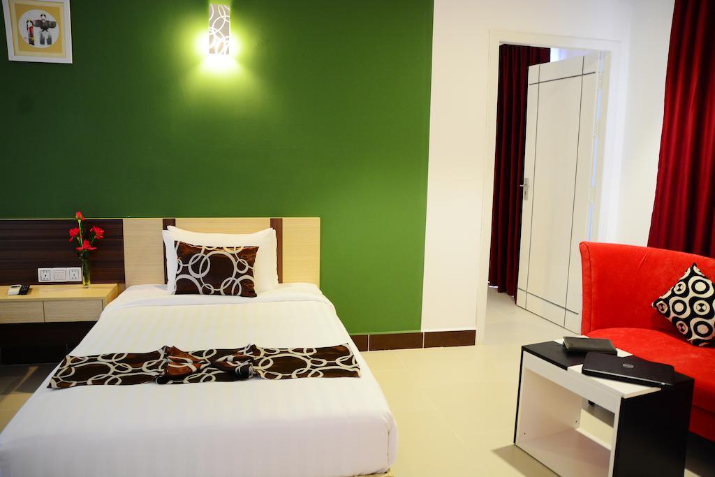 Moon Julie Hotel Sihanoukville Exterior foto
