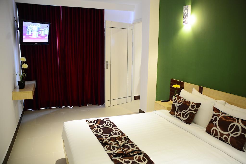 Moon Julie Hotel Sihanoukville Exterior foto