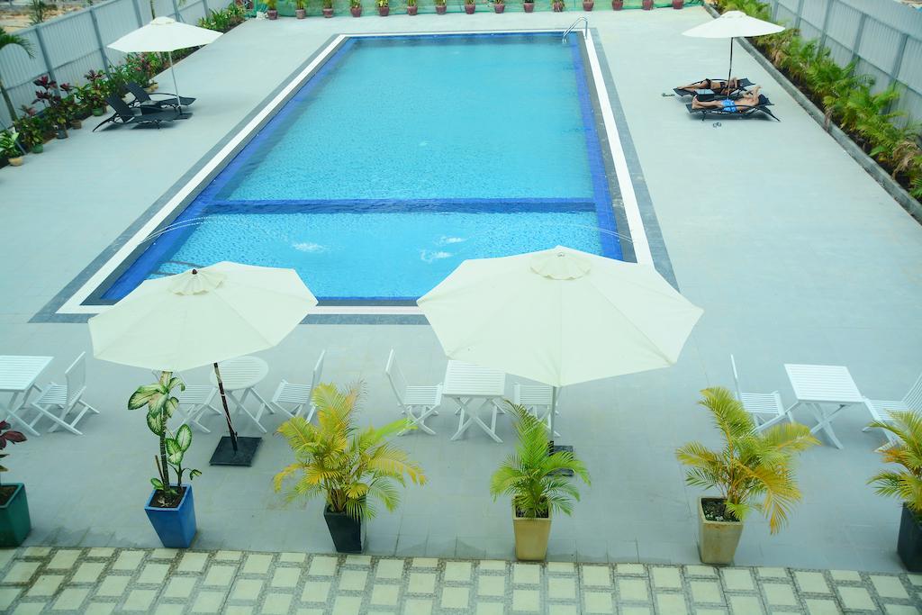 Moon Julie Hotel Sihanoukville Exterior foto