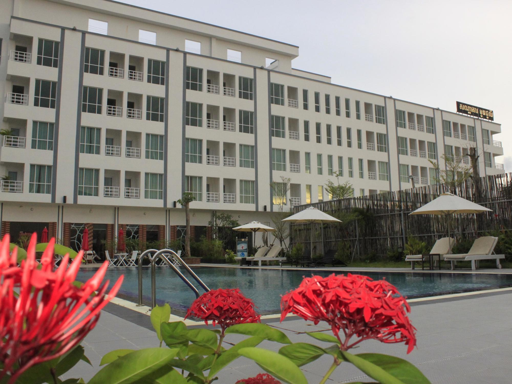 Moon Julie Hotel Sihanoukville Exterior foto